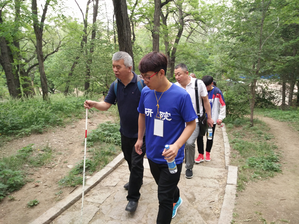 5月28日助力登山.jpg